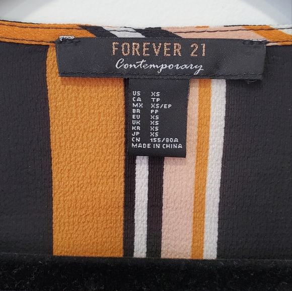 Wrap Crop Top - Picture 4 of 5